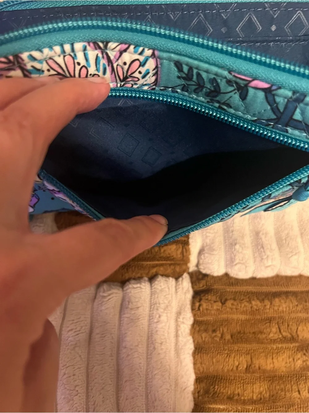 Vera Bradley RFID Turnlock Wallet in Peacock Garden NWTS!
